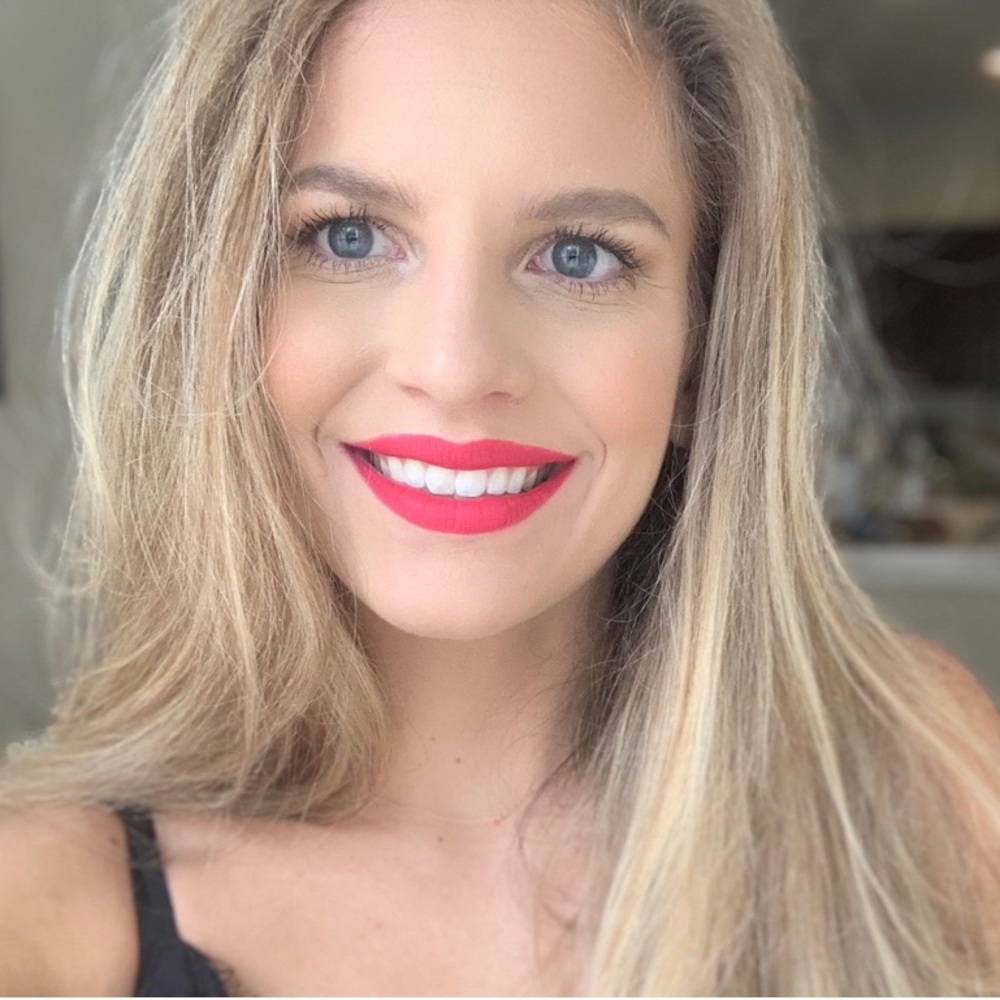 Meet your Posher, Olivia